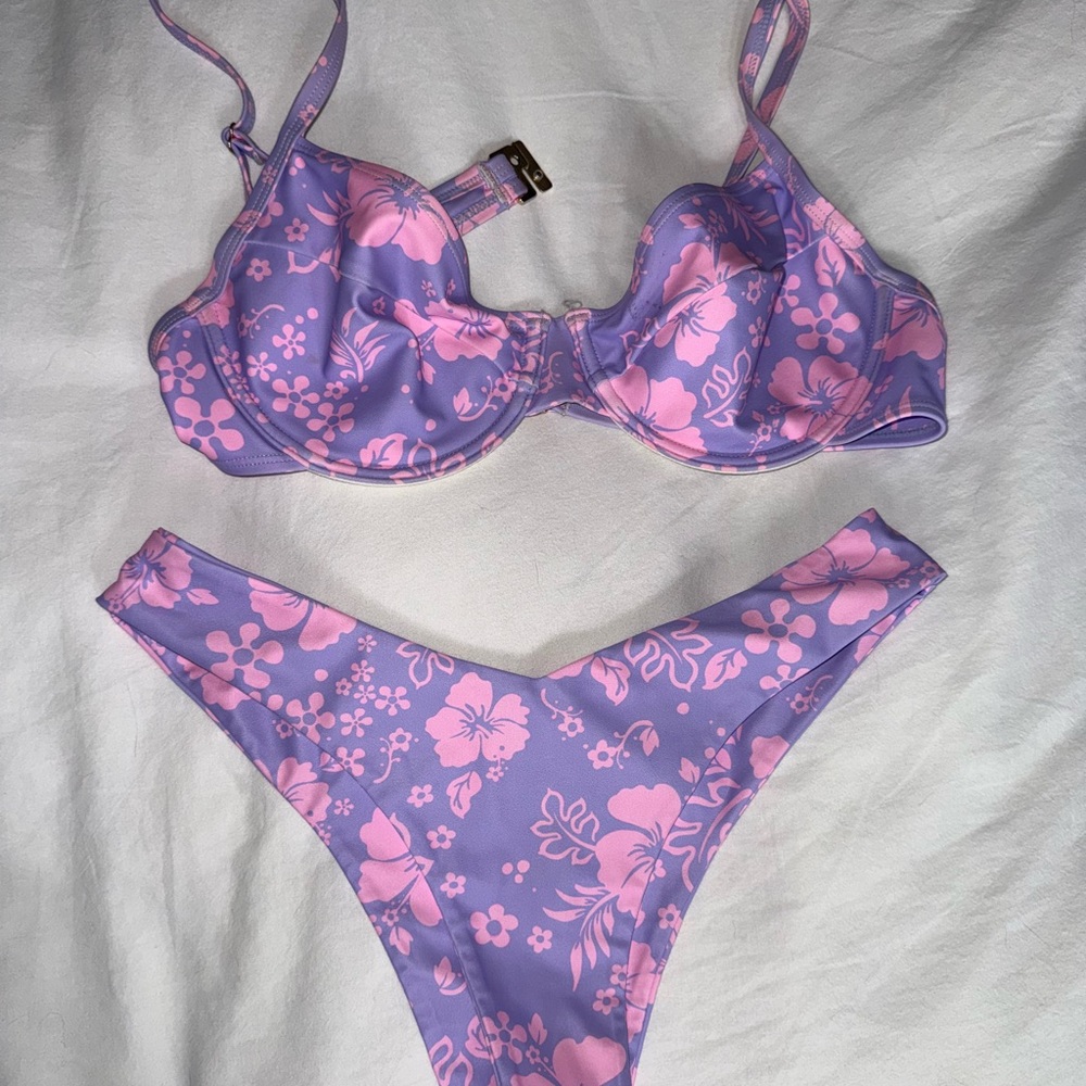 Kulani Kinis bikini